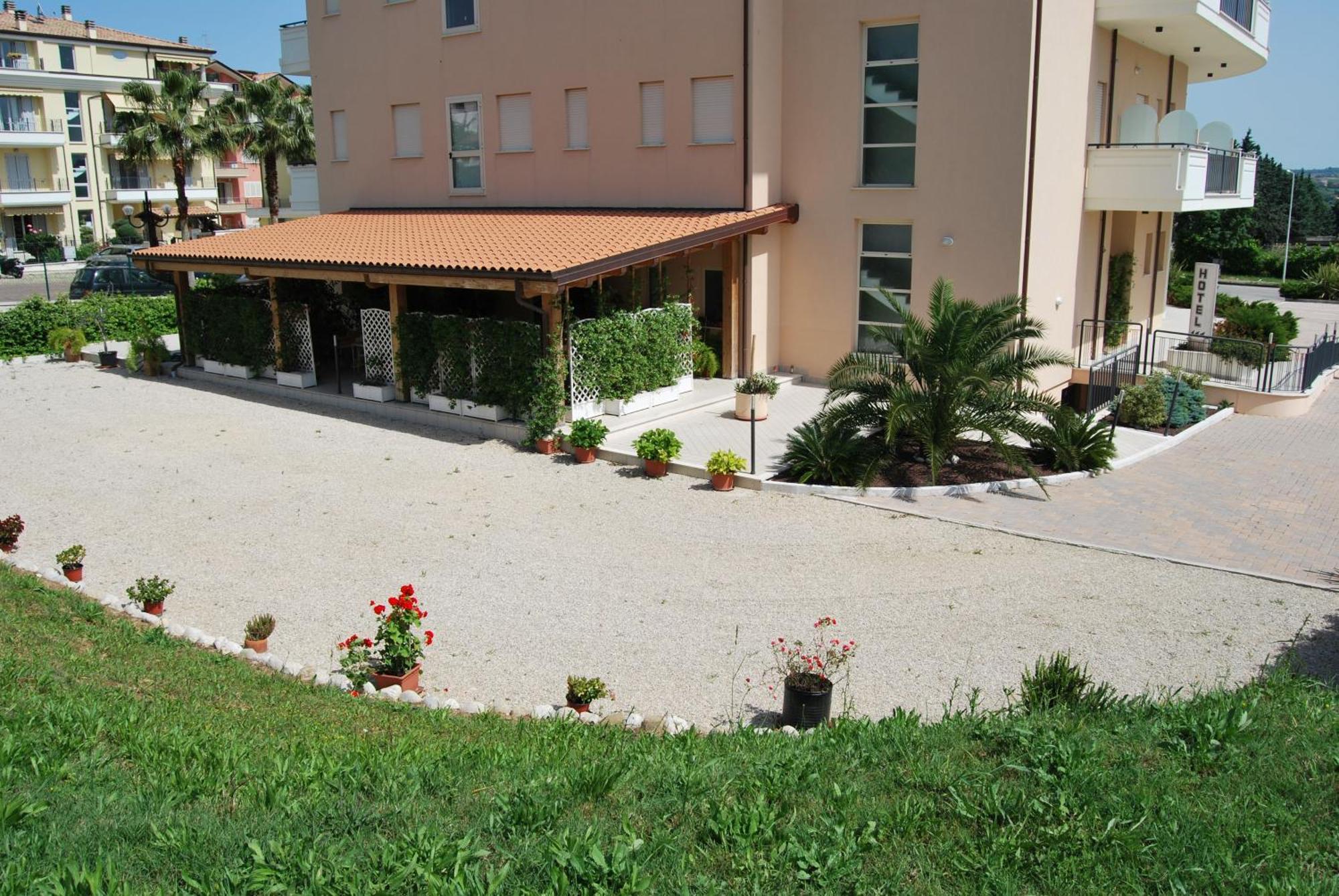 Eu Ropa Hotel Nereto Exterior foto