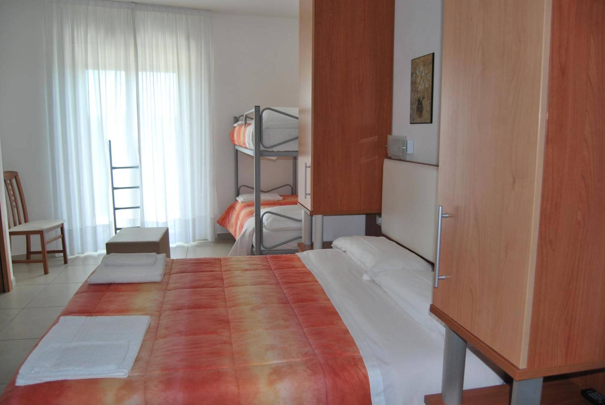 Eu Ropa Hotel Nereto Exterior foto