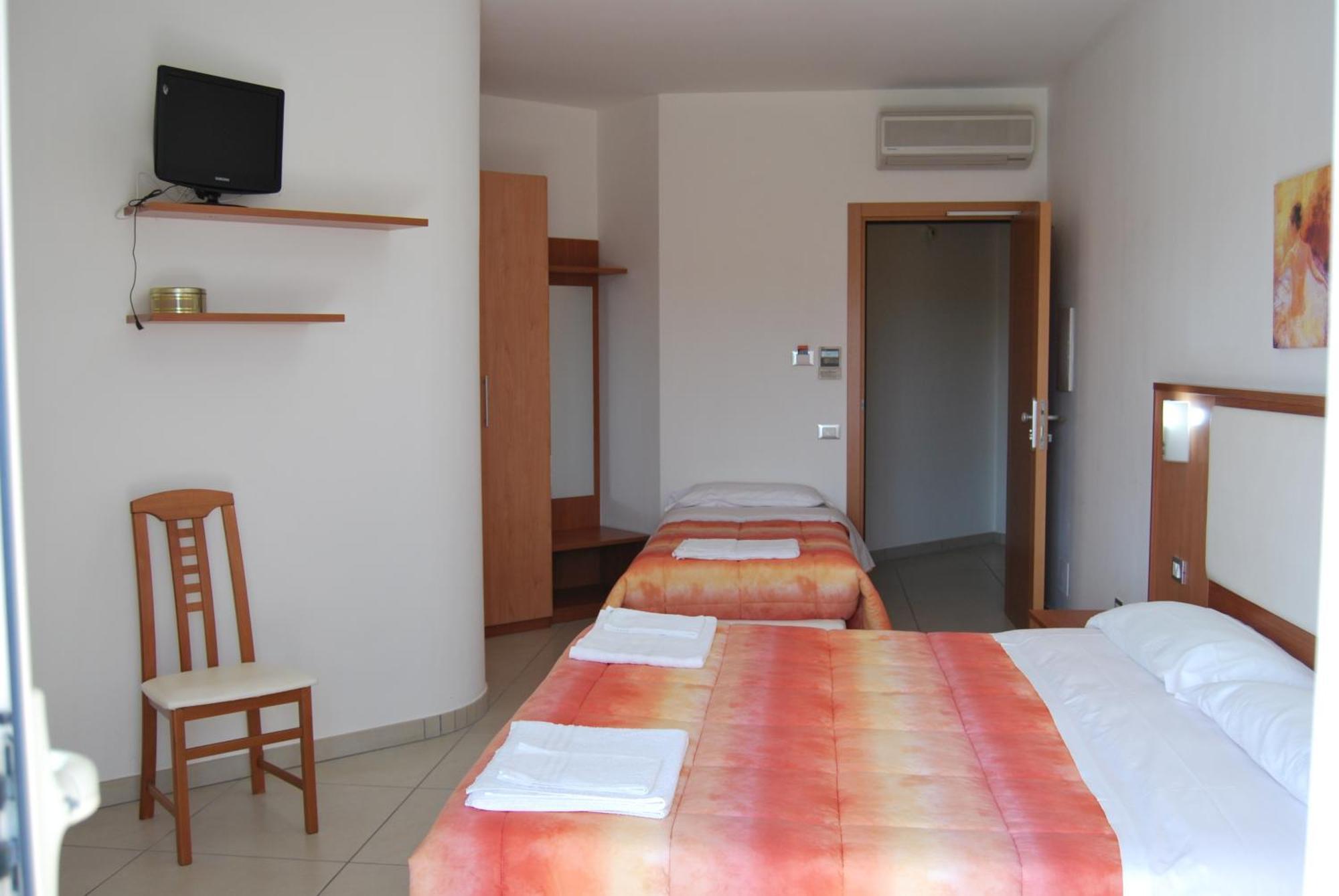 Eu Ropa Hotel Nereto Exterior foto