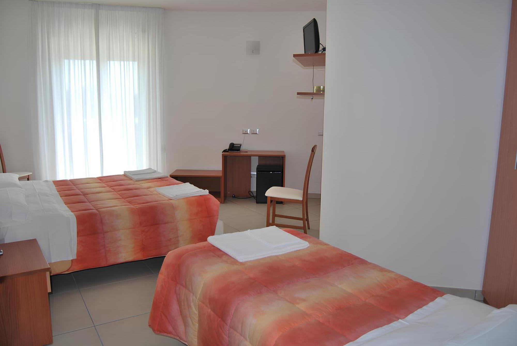 Eu Ropa Hotel Nereto Exterior foto